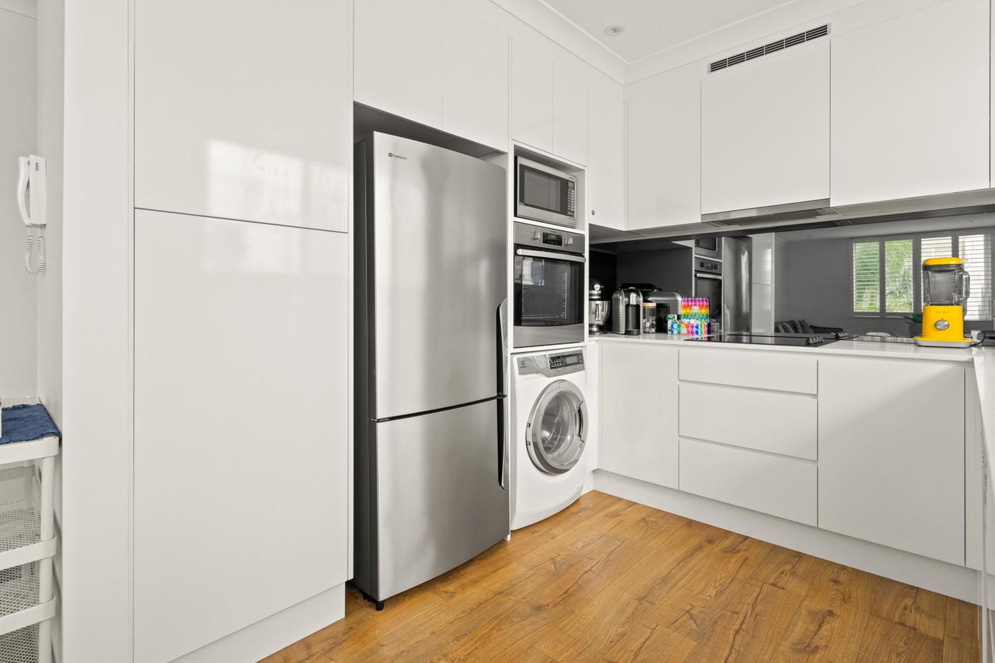 Chic Apartment Footsteps From Manly Beach Sydney Exterior photo